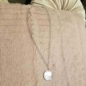NIB Mother of Pearl Pendant Necklace